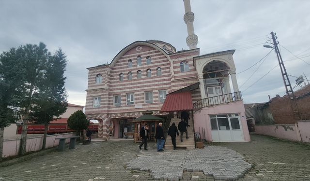 Amasya'da yolcular köy camisinde kullandıkları ısıtıcının elektrik parasını notla bıraktı