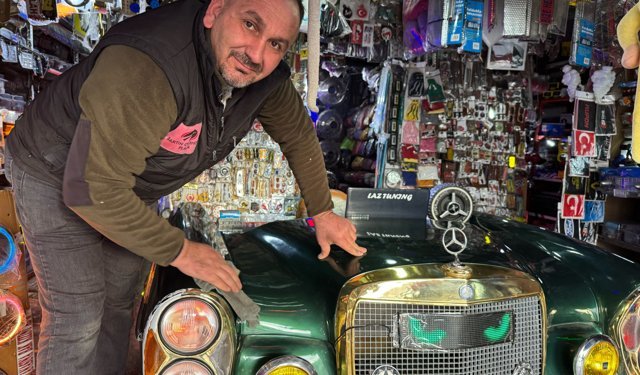 Bartın'da sanayi esnafının çalışma masası 1967 model Mercedes