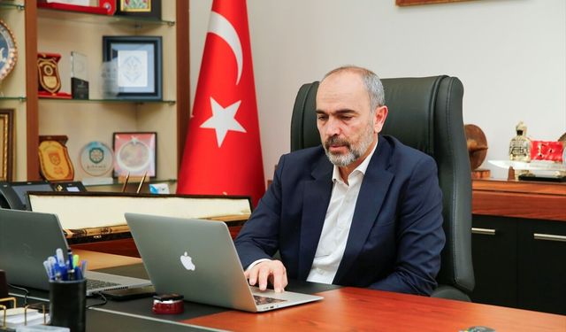 Bayburt Üniversitesi Rektörü Prof. Dr. Türkmen, AA'nın 'Yılın Kareleri' oylamasına katıldı
