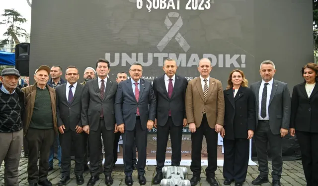 Depremde can veren vatandaşlar Trabzon'da anıldı