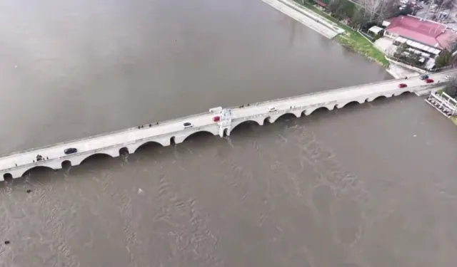 Edirne'de taşkın alarmı! Tunca Köprüsü trafiğe kapatıldı