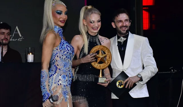 Geceye Nevide Çiçek damgası! Number One TV sunucusu ödülle taçlandı