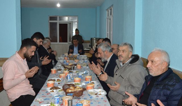 Havza'da mahalle sakinleri iftarda bir araya geldi