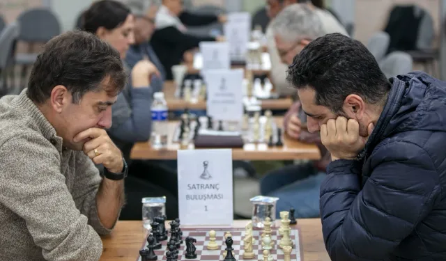 İzmir Güzelbahçe'de satranç turnuvası düzenlendi