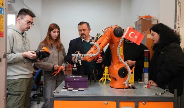 Karabük Üniversitesinin yapay zeka destekli robot projelerine TÜBİTAK desteği