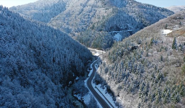 Karla kaplanan Küre Dağları havadan görüntülendi