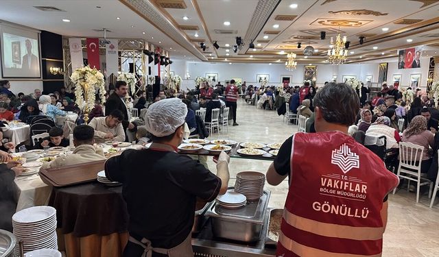 Kastamonu Vakıflar Bölge Müdürlüğü iftar sofrasıyla asırlık geleneğini yaşatıyor