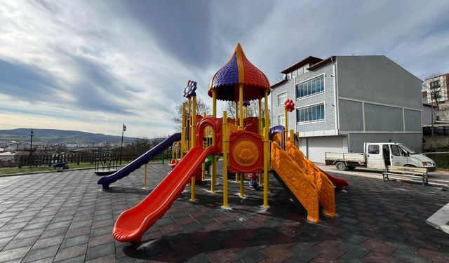 Kavak'ta Atatürk Parkı belediye tarafından yenilendi