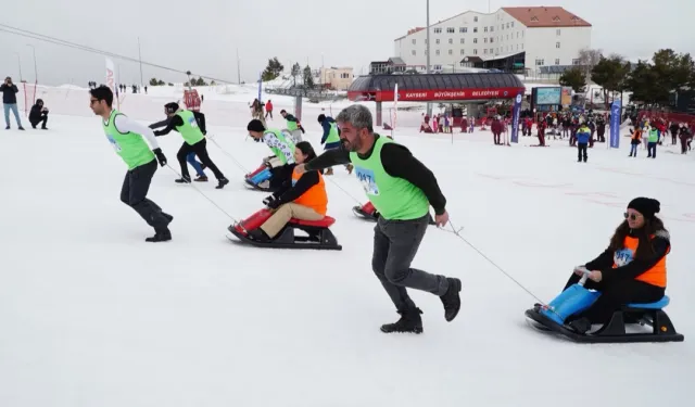 Kayseri Erciyes'te 'Artık Çekilmez Oldun' kızak yarışı