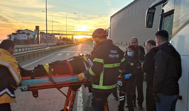 Ordu'da otobüs ile tırın çarpıştığı kazada 4 kişi yaralandı