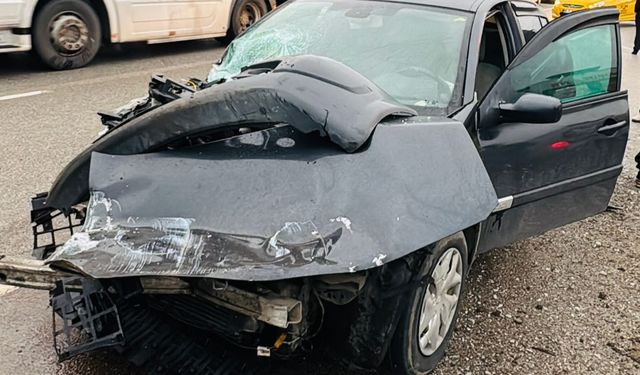 Samsun'da iki otomobilin çarpıştığı kazada 3 kişi yaralandı