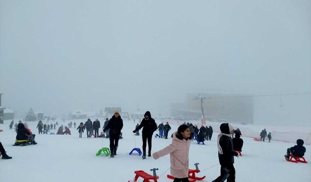 Samsun'da 'Petek Genç' projesiyle 2 bin 492 öğrenci Akdağ'ı keşfetti