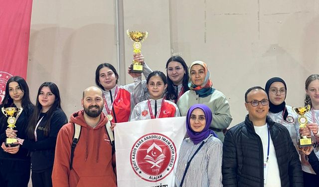 Şehit Kadir Kara AİHL, Floor Curling müsabakalarında il birincisi oldu