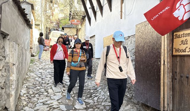 Tarihi konaklarıyla ünlü Safranbolu'da hafta sonu yoğunluğu