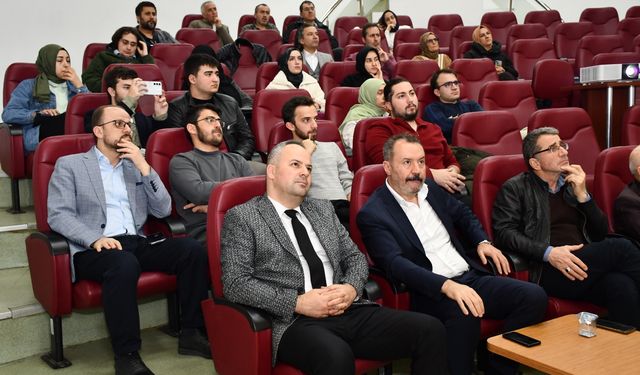 Trabzon'da, 'Dünya medeniyet tarihi ile İslam tıp tarihi arasındaki etkileşim' konferansı düzenlendi