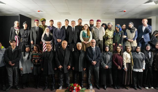 Trabzon'un bazı ilçelerinde 'Trabzon'un Kayıp Yılları: Muhacirlik' oyunu sahnelendi