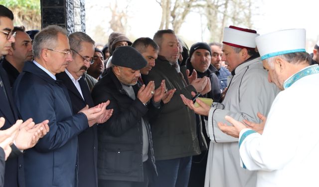 Vefat eden milli sporcu Sevdenur Gülçiçek, Samsun'da defnedildi