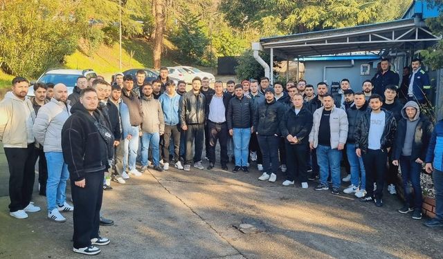 İŞÇİLER ANKARA'YA UĞURLANDI