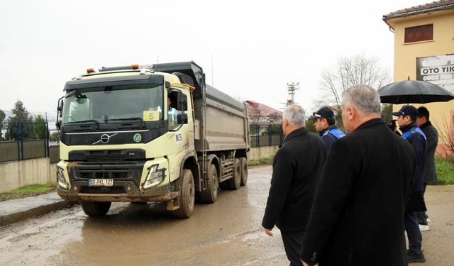 BELEDİYEDEN HAFRİYAT KAMYONLARINA MÜDAHALE