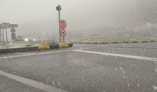 SOĞUK HAVA ETKİLİ OLUYOR, KAR YAĞIŞI BAŞLADI