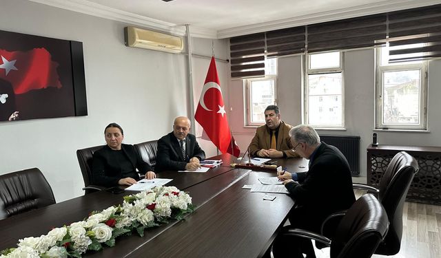 TEK TEK DİNLEDİ, ÇÖZÜMÜ İÇİN TALİMAT VERDİ