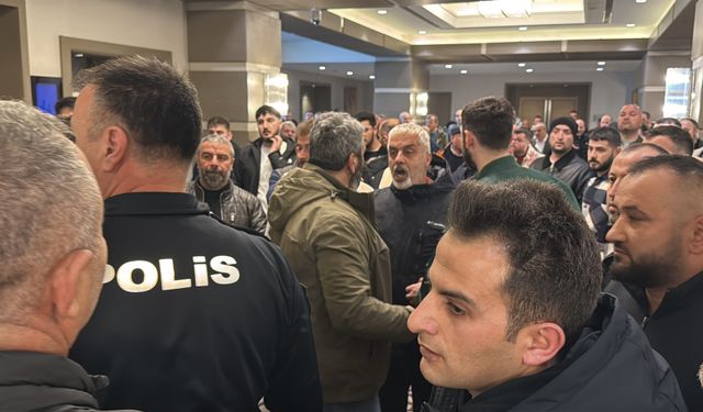 GENEL KURULDA KAVGA, POLİS MÜDAHALE ETTİ