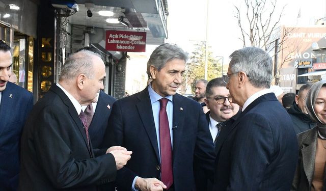 AK Parti Genel Merkez Yerel Yönetimler Başkanı Demir, Düzce'de gençlerle iftar yaptı