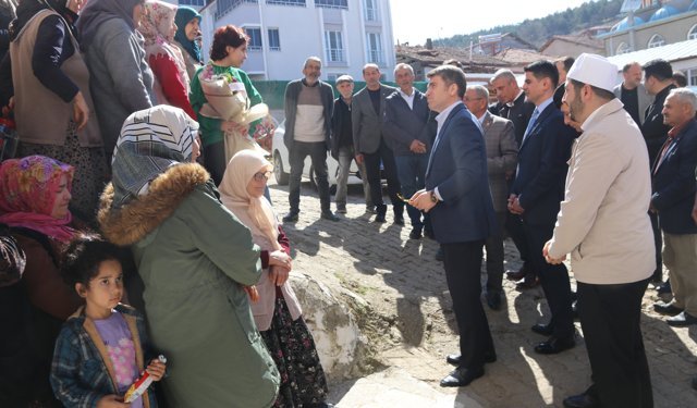 Amasya Valisi Bakan'dan Taşova'da Şahinler köyüne ziyaret