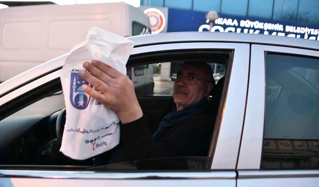 Başkentte moto kuryeli iftar desteği