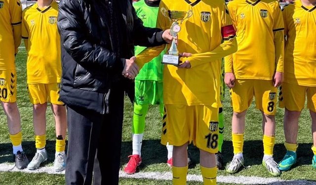 Bayburt Özel İdare Spor U15'de şampiyon oldu