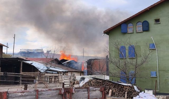 Bolu'da çıkan yangında 1 ev kullanılamaz hale geldi