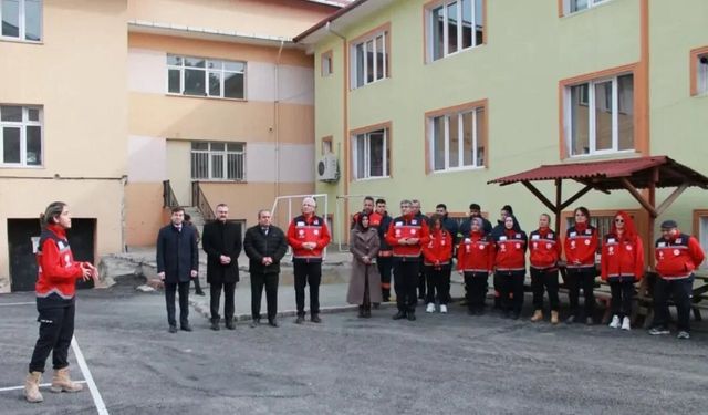 Boyabat'ta deprem tatbikatı gerçekleştirdi