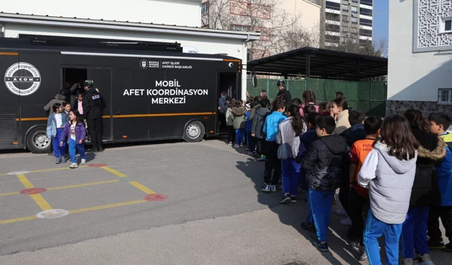 Bursalı miniklere Büyükşehir'den afet eğitimi