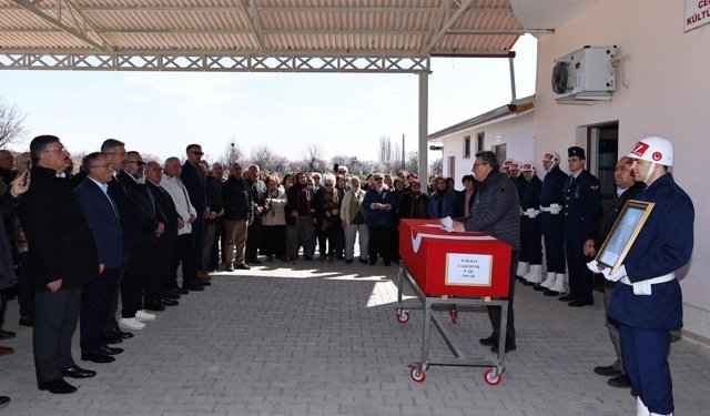 Cesedi tıp eğitiminde kullanılan emekli albay Amasya'da son yolculuğuna uğurlandı