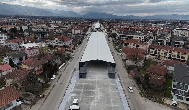 Düzce Belediye Başkanı Özlü, yapımı süren projeleri inceledi