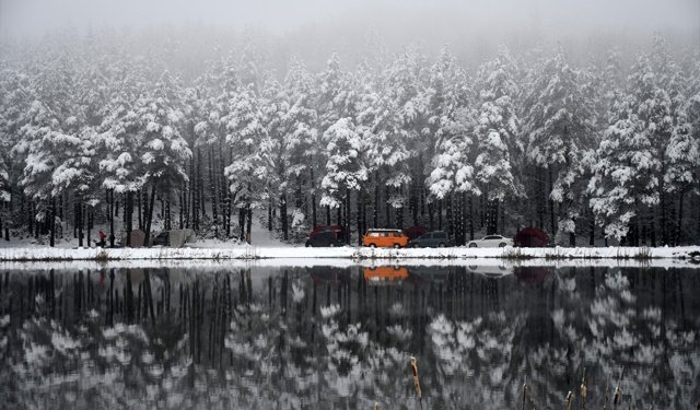 Düzce'deki Topuk Yaylası karla kaplandı