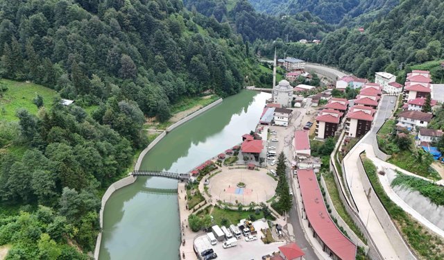 Hemşin'de DSİ'nin yaptığı taşkın kontrol ve köprü imalatı tamamlandı