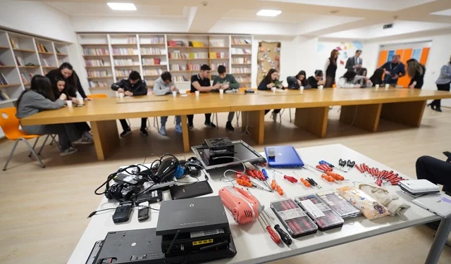 İstanbul Beylikdüzü'nde öğrencilere elektronik atık eğitimi