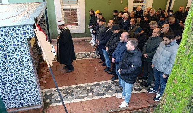 İzmir'de vefat eden gazetecinin cenazesi Giresun'da defnedildi