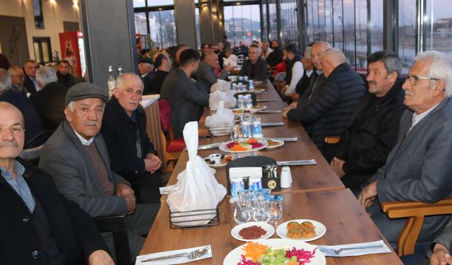 Kaymakam Kartal iftarda muhtarlarla buluştu