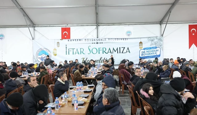 Kayseri Büyükşehir'den 30 bin kişiye iftar