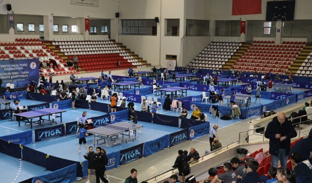 Küçükler Ferdi ve Takım Masa Tenisi Türkiye Şampiyonası, Amasya'da başladı