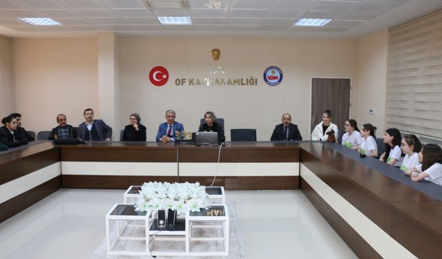 Of'ta 'Bağımlılıkla Mücadele' konulu yarışmada dereceye girenlere ödül verildi