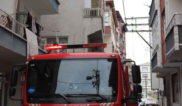 Ordu'da evde çıkan yangında 2 kişi dumandan etkilendi