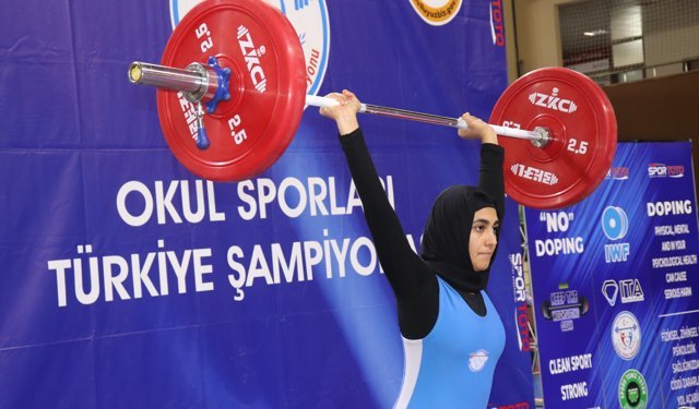 Ordu'da Genç Kızlar A-B Halter Türkiye Birinciliği müsabakaları başladı