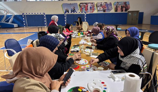 Salıpazarı'nda 8 Mart Dünya Kadınlar Günü kutlandı