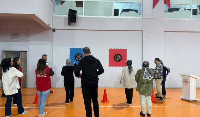 Samsun'da otizmli bireylerin annelerine yönelik dart turnuvası düzenlendi