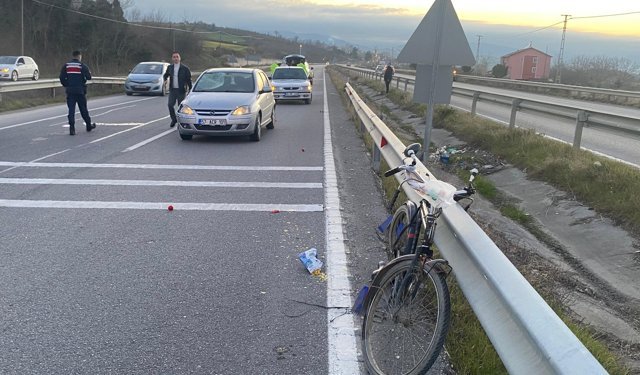 Samsun'da otomobilin çarptığı bisikletin sürücüsü hayatını kaybetti