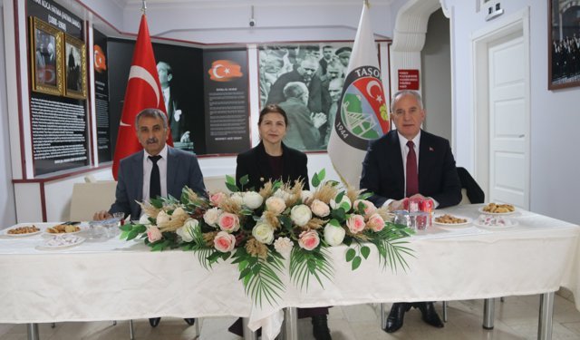 Taşova'da bayramlaşma programı düzenlendi