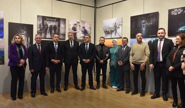 Trabzon'da sağlık çalışanlarının çektiği fotoğraflardan oluşan sergi açıldı